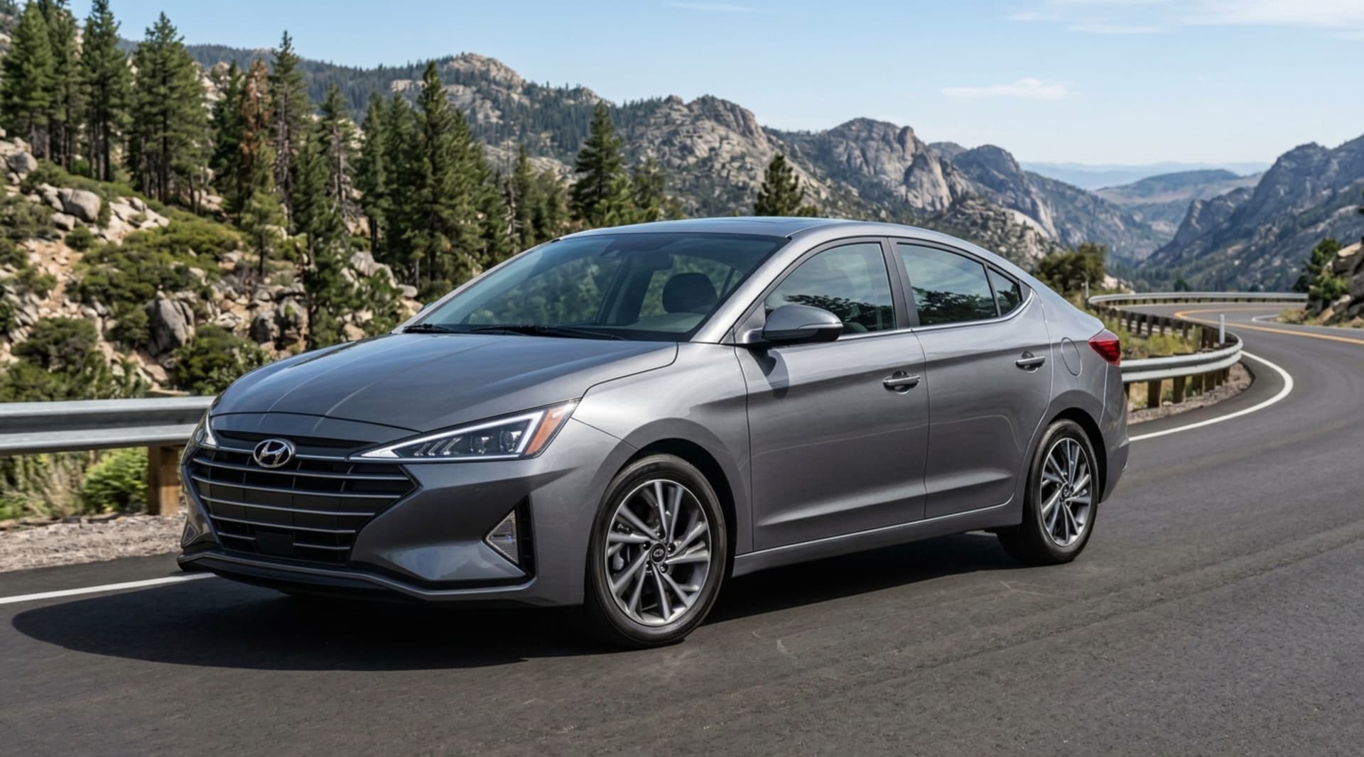 HYUNDAI - Elantra AD • 2027
