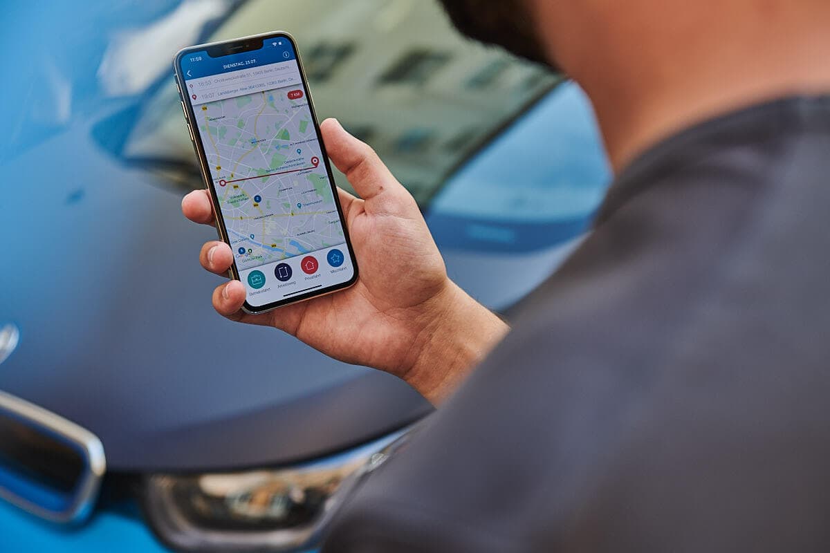 سيارات للإيجار مع GPS