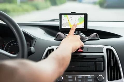 سيارات للإيجار مع GPS