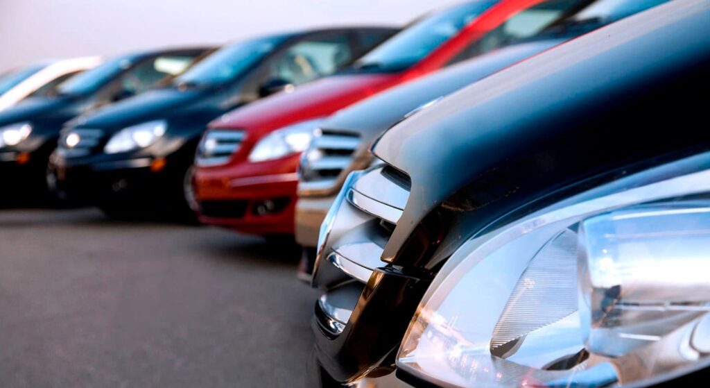 تأجير السيارات